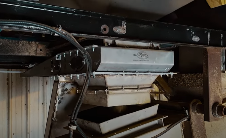 Mag-Ram automatic self-cleaning magent