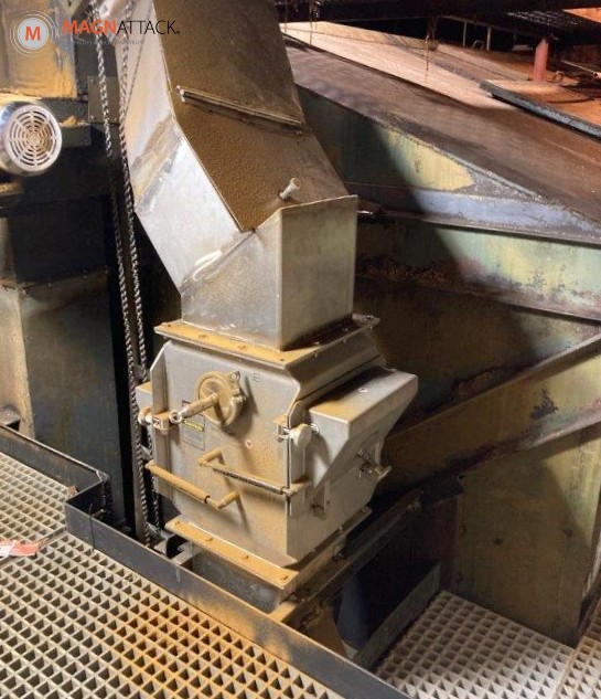 Dual Round Nose Plate Magnet installed