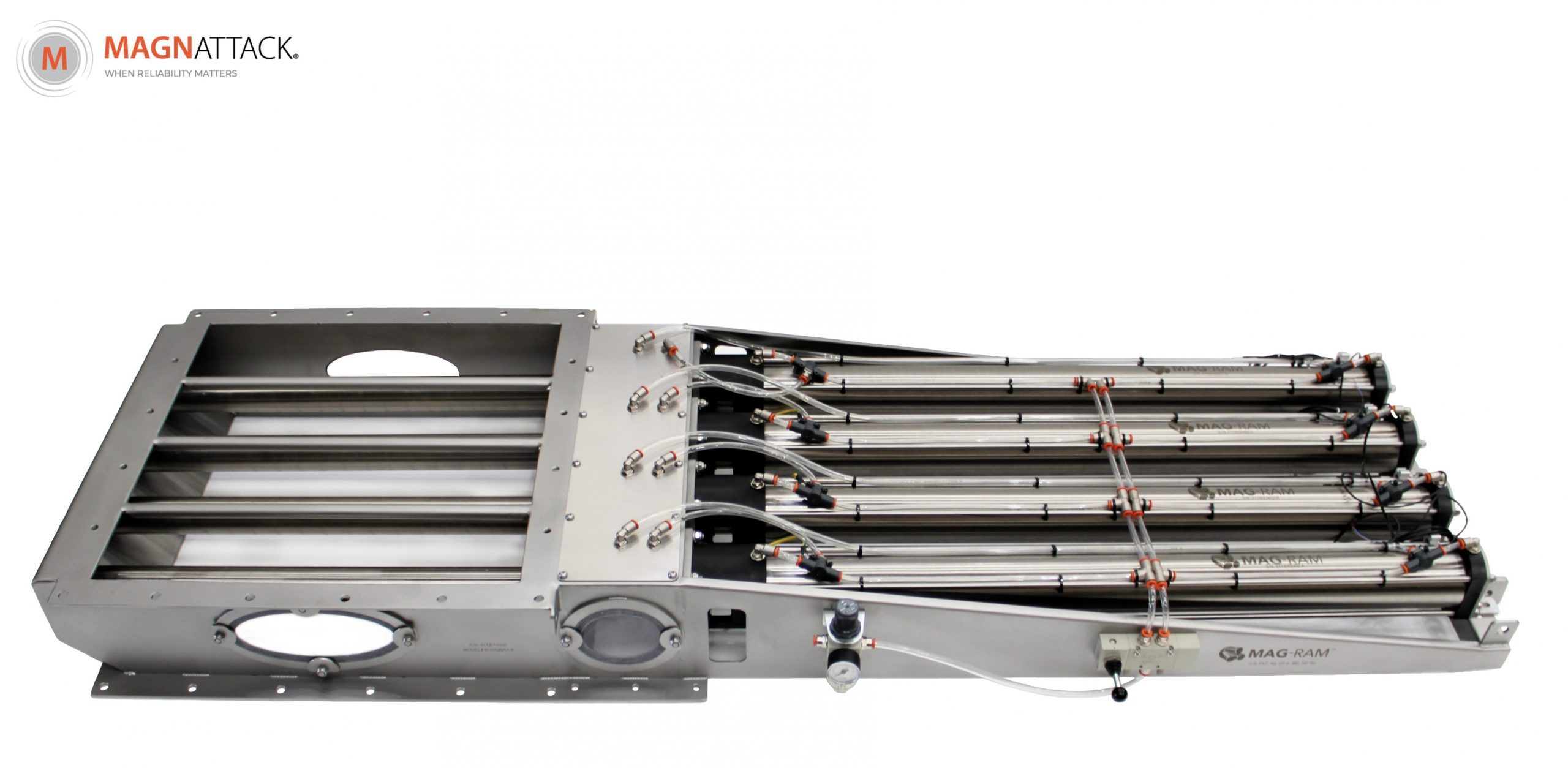 Mag-Ram self-cleaning magnet