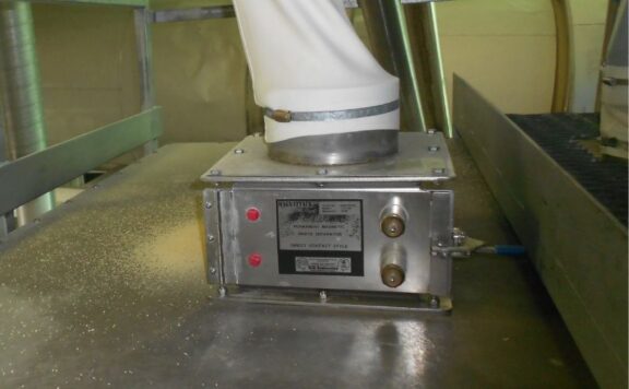 grate magnet in housing