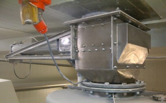 mag-ram self-cleaning magnet